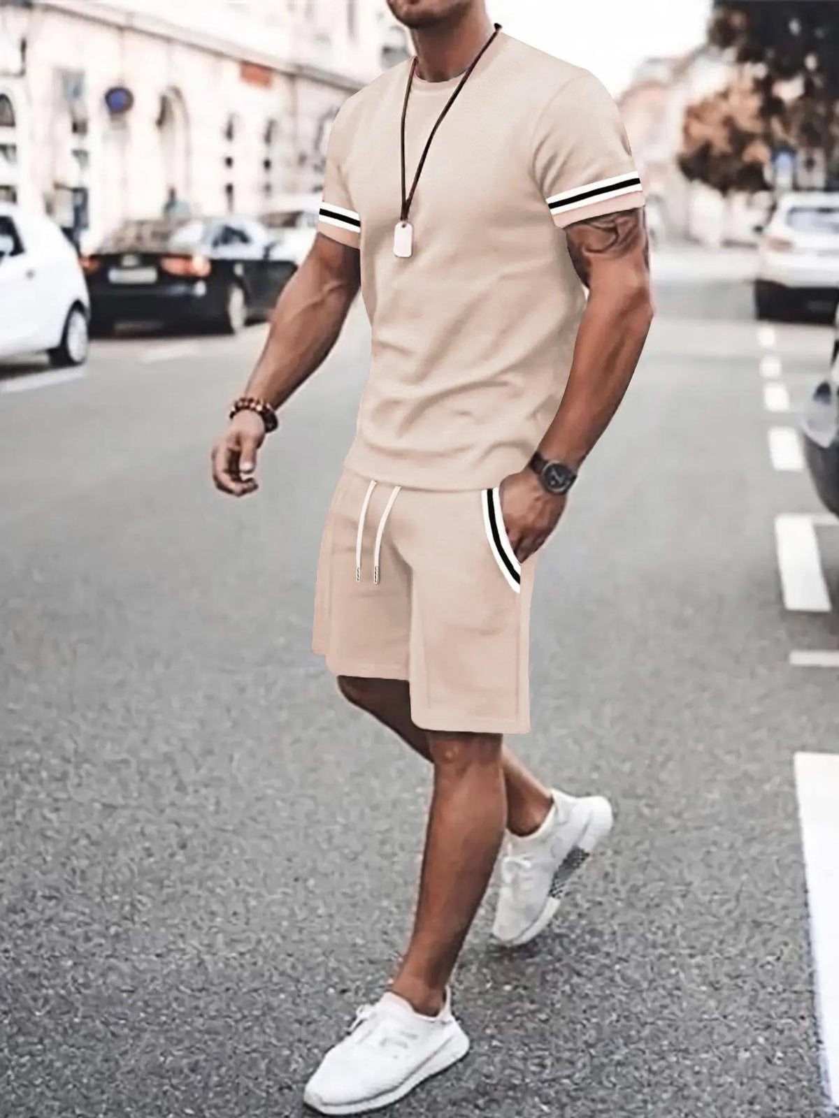 Men's color-trimmed T-shirt and drawstring waist shorts set